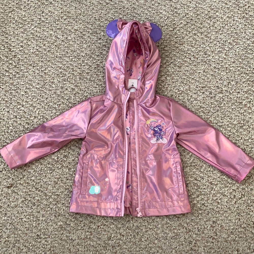 All girls love pink and Minnie